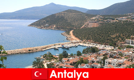 Bãi biển ở Thổ Nhĩ Kỳ Antalya