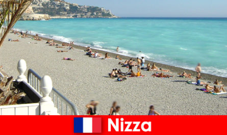 Đẹp bãi biển đẹp của Riviera của Pháp