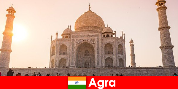 Phức hợp cung điện Ấn tượng ở Agra Ấn Độ là một Mẹo đi du lịch cho du khách
