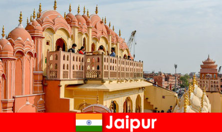Cung điện Ấn tượng và thời trang mới nhất Tìm khách du lịch ở Jaipur của Ấn Độ