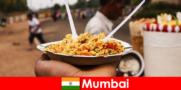 Mumbai là một nơi được biết đến với khách du lịch cho các nhà cung cấp đường phố và các loại thực phẩm