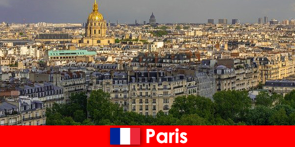 Du khách yêu thích trung tâm thành phố Paris với các triển lãm và phòng trưng bày nghệ thuật