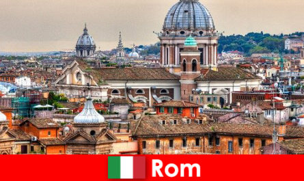Rome Cosmopolitan thành phố với nhiều nhà thờ và nhà nguyện một điểm liên lạc cho người nước ngoài