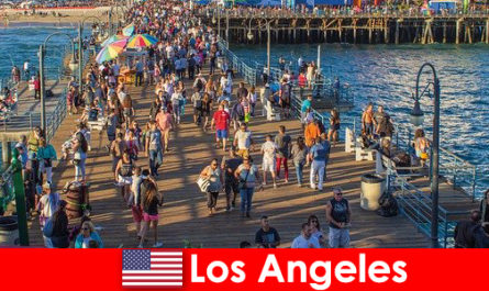 Hướng dẫn du lịch chuyên nghiệp cho các tour du lịch và cưỡi thuyền hàng đầu tại Los Angeles