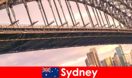 Sydney với những cây cầu của nó là một điểm đến rất phổ biến cho du khách Úc