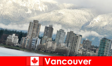 Thành phố tuyệt vời của Vancouver giữa đại dương và núi non mở ra nhiều cơ hội cho khách du lịch thể thao