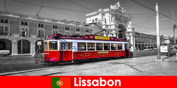 Lisbon ở Bồ Đào Nha khách du lịch biết bạn là thành phố trắng trên Đại Tây Dương