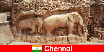 Người nước ngoài nhiệt tình với các tòa nhà văn hóa truyền thống ở Chennai Ấn Độ