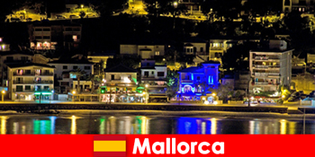 Tây Ban Nha Mallorca Lễ kỷ niệm nước ngoài vào ban đêm với các cô riêng