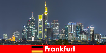 Đường phố mua sắm nổi tiếng ở trung tâm Frankfurt Đức cho khách du lịch