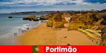 Nhiều câu lạc bộ và quán bar cho khách du lịch tiệc tùng ở Portimão Bồ Đào Nha