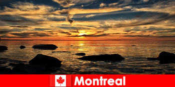 Bãi biển và rất nhiều khách du lịch trải nghiệm thiên nhiên ở Montreal Canada