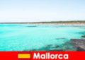 Những vịnh tuyệt vời và làn nước trong vắt để bơi lội ở Mallorca Tây Ban Nha