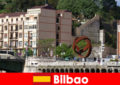 Chuyến đi thành phố đến Bilbao Tây Ban Nha dành cho khách du lịch văn hóa từ khắp nơi trên thế giới